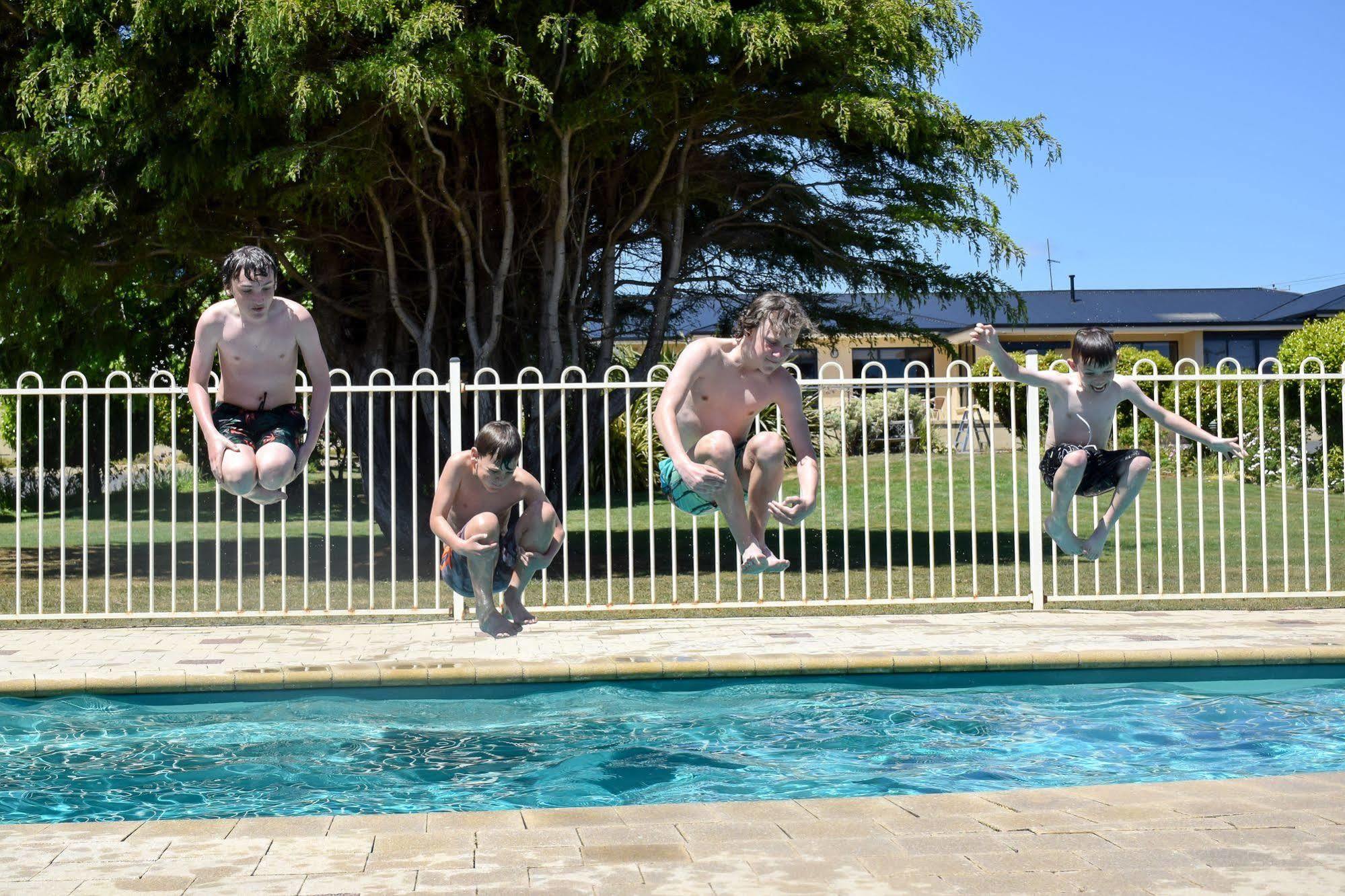 Beachway Motel Ulverstone Exteriér fotografie